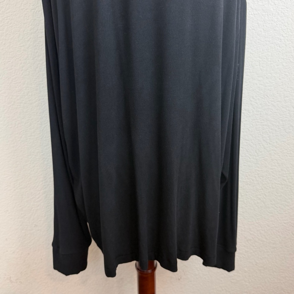 SKIMS Black Ribbed Pajama Long Sleeve
Top Plus Size 4X - Picture 9 of 11